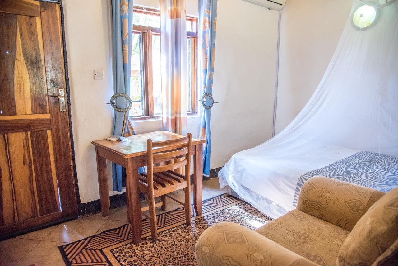 Okavango Lodge Livingstone Exterior photo